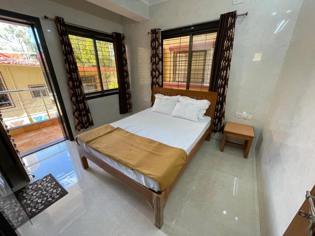 Hotel Phoenix 罗纳瓦拉 外观 照片